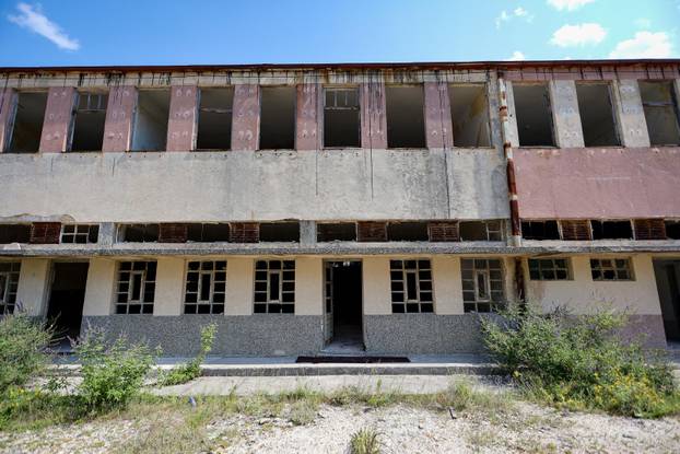 Goli otok je nekada bio zatvor za političke zatvorenike, koji je djelovao između 1949. i 1956.