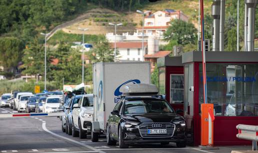 Gužve na granicama: Za ulazak u Hrvatsku čekaju i do sat i pol