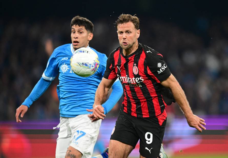Serie A - Napoli v AC Milan