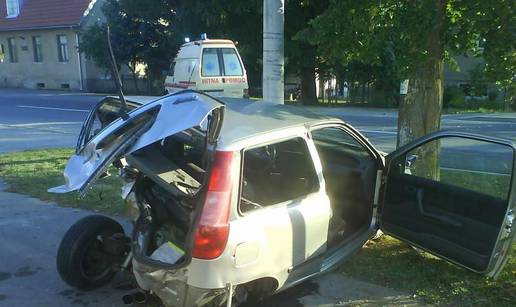 Hitna pomoć s pacijentom naletjela je na Fiat Punto