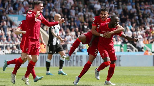 Premier League - Newcastle United v Liverpool