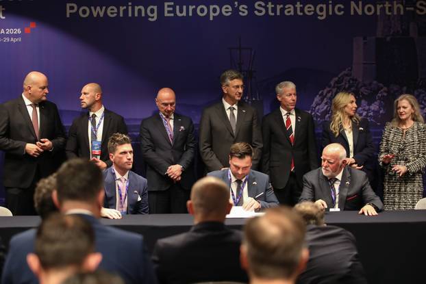 Dubrovnik: U sklopu Inicijative triju mora potpisan sporazum u području energetike, prometa, tehnologije, financija i porezne politike