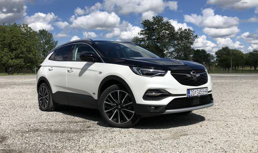 Opel Grandland X Hybrid 4 može trošiti manje od 3 litre, a juriti poput sportskog auta