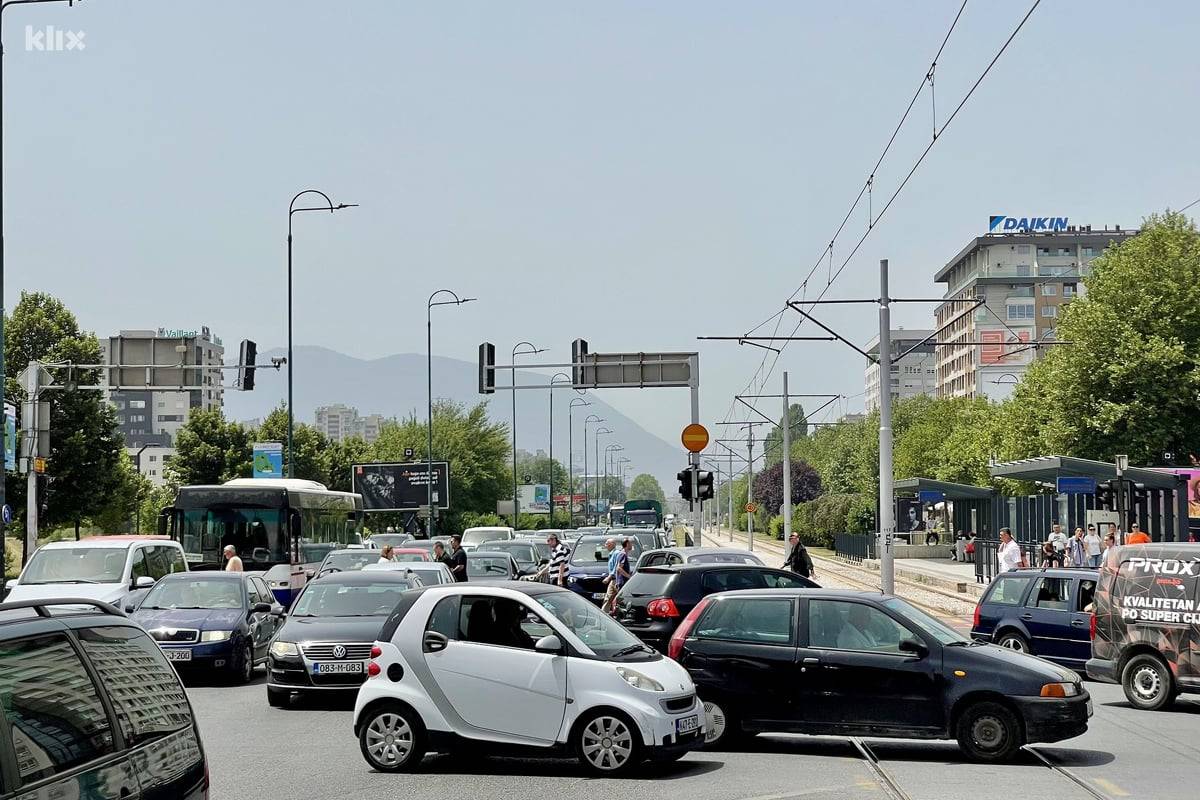 Pogledajte kolaps na ulicama Sarajeva nakon što je nestalo struje: Stvorile se velike kolone