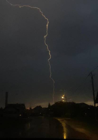 FOTO Pogledajte slike munja nad Zagrebačkom županijom