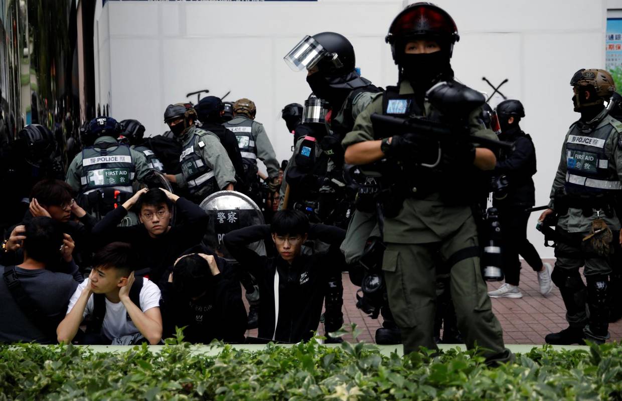 Novi prosvjedi u Hong Kongu: Policija uhitila desetak ljudi
