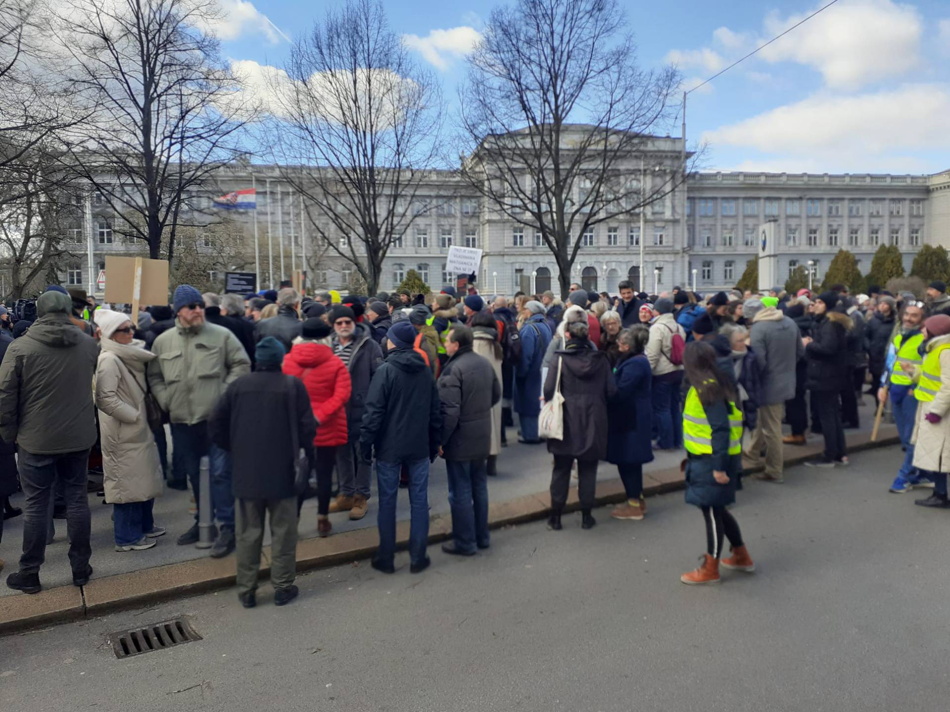 Prosvjednici puštali razgovore Matijanića i bolnice: 'Što me vi sad zovete? Mokrite u posudu!'