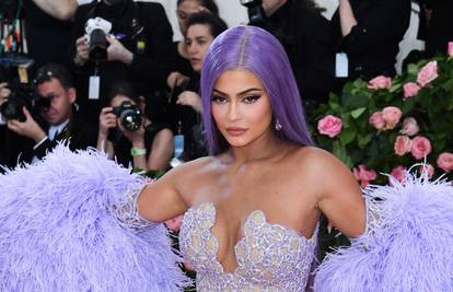 U Hrvatsku na proljeće stiže kozmetička linija Kylie Jenner