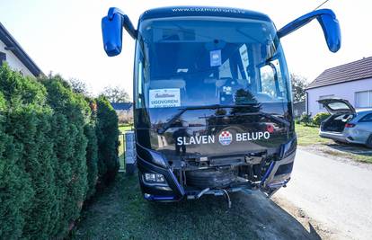 Pijani vozač sudario se i oštetio autobus nogometaša Slavena!