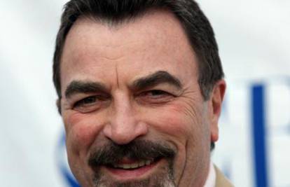 Tom Selleck se poskliznuo sa stijene na ranču i iščašio lakat