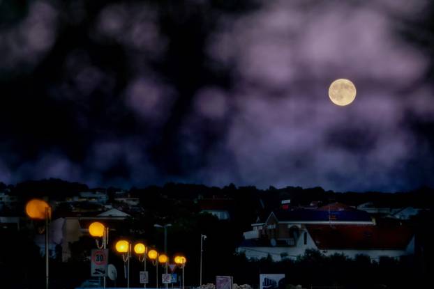 Zadar: Izlazak punog mjeseca