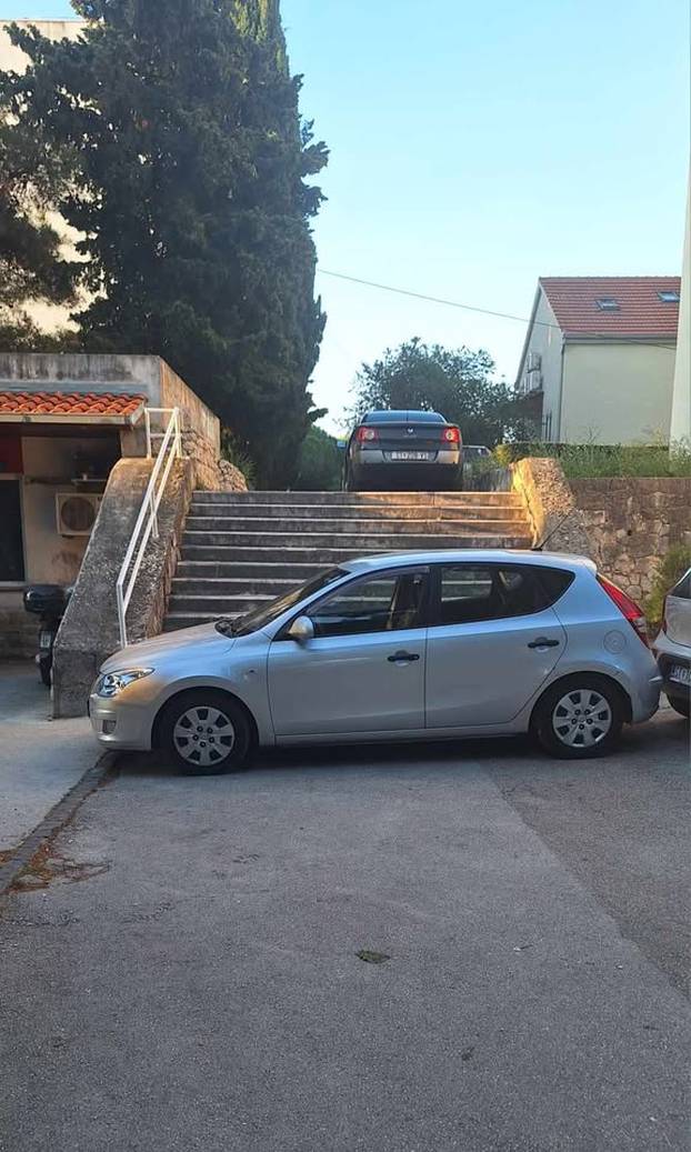 FOTO Bravo majstore, nije ti tu parking! Evo kako se parkira u Hrvatskoj, neke nije ni sram...