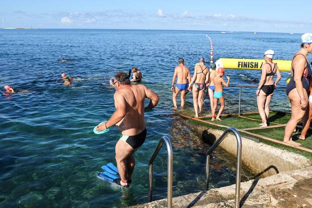 Održana plivačka manifestacija Porečki delfin