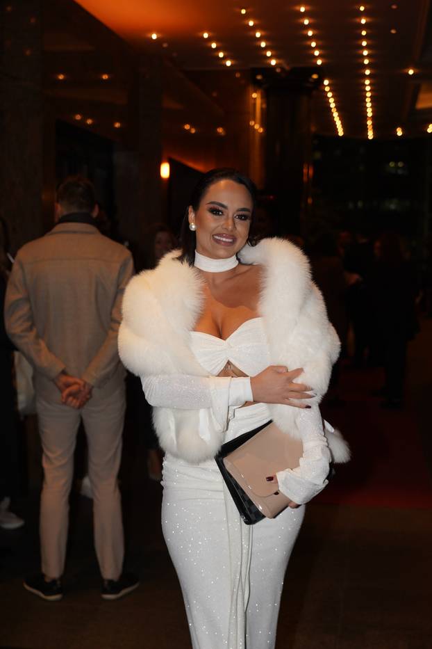 Beograd: Aleksandra Prijović s majkom došla na proslavu rođendana Cristine Juliane Todorović