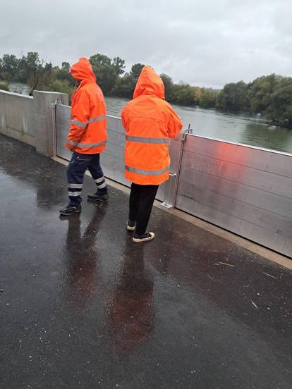 FOTO Sava se izlila iz korita u Zagrebu, Kupa raste i stvara nemile probleme u Karlovcu