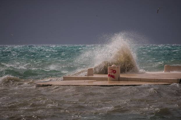 Split: Orkansko jugo potopilo rivu te stvaralo probleme u pomorskom prijevozu