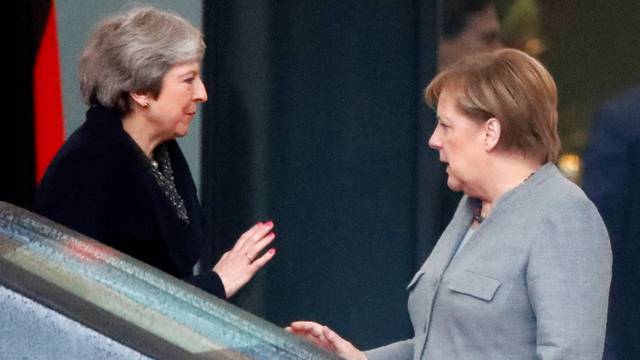 Merkel and May discuss Brexit in Berlin
