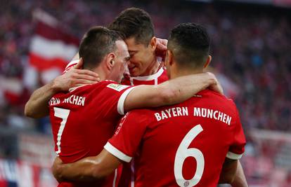 Redovite mušterije: Bayern još jednom deklasirao HSV...