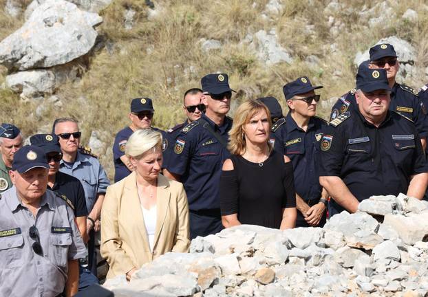 Šibenik:Na Kornatima obilježena 19. godišnjica tragedije u kojoj je poginulo 12 vatrogasaca