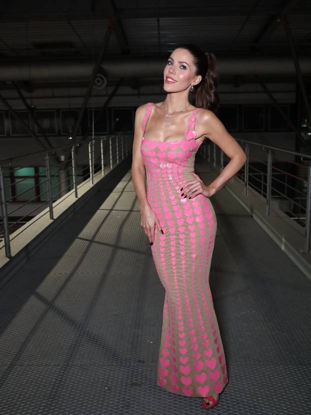 FOTO Internet bruji o lijepoj Victoriji Swarovski, a nižu se i komentari na njen privatni život