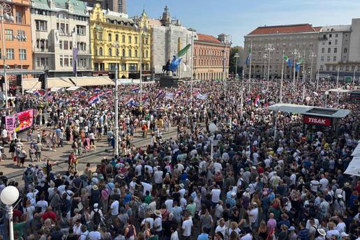 U&Zcaron;IVO Deseci tisu&cacute;a ljudi na Trgui! Pogledajte fotografije