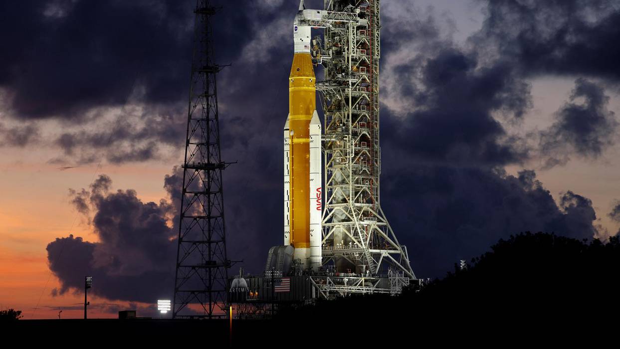 Ključna misija za povratak na Mjesec: Nova divovska raketa NASA-e sprema se  za prvi let | 24sata