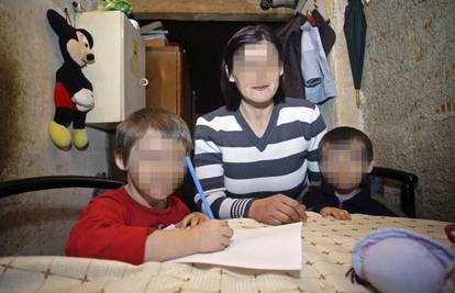 Petero djece živi u kući užasa: Zidovi goli, betonski podovi... 