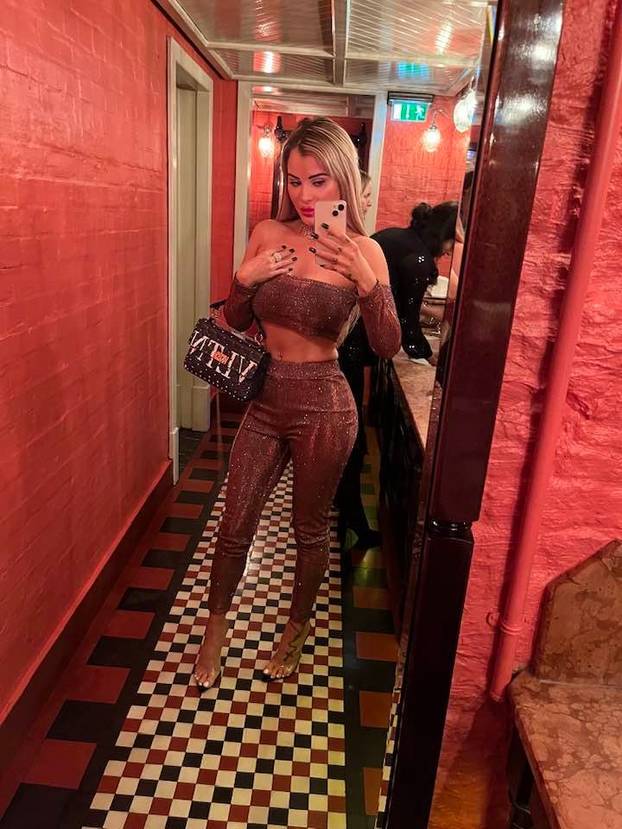 FOTO Koja je koja? Zaludila je muškarce u Playboy kući, a onda se pojavila i blizanka...