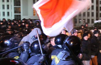 Prosvjednike u Bjelorusiji, njih 600, osudili na 15 dana zatvora