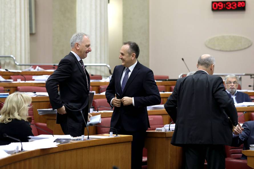 HNS i HSS u Saboru protiv poreza na nekretnine do 2018.