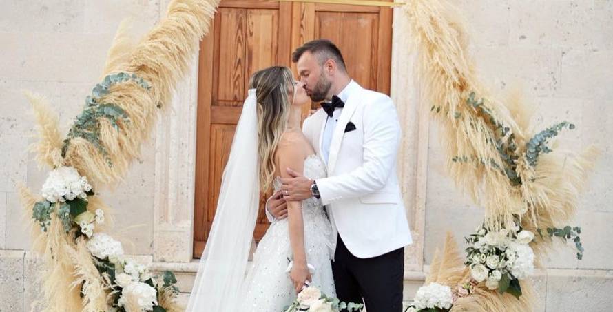 Ecija Ivušić posvetila je dirljivu objavu vjenčanoj kumi: 'Plakala sam dok je držala govor...'