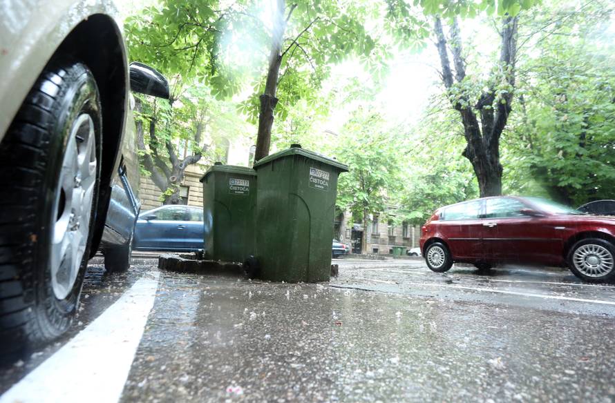 Priveli roditelje koji su ostavili bebu, majka je na psihijatriji