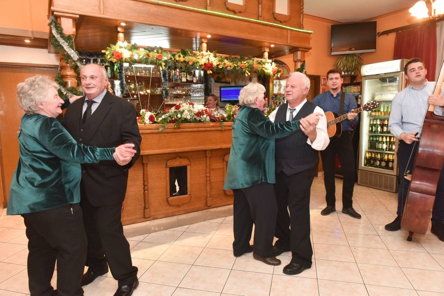 Blizanke proslavile Zlatni pir: 'Treba se svađati, tad si iskren'