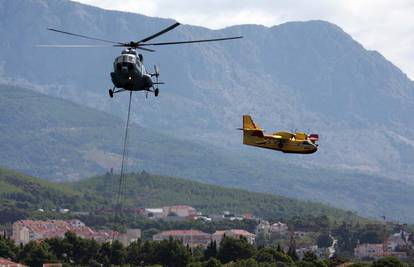 Makarska konačno mirna: Kanaderi zagasili rivijeru