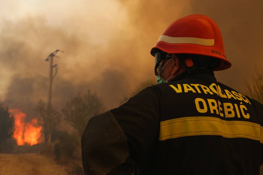 Župnik: Vatra je došla do dvije kapele, ali nije ih se ni dotakla