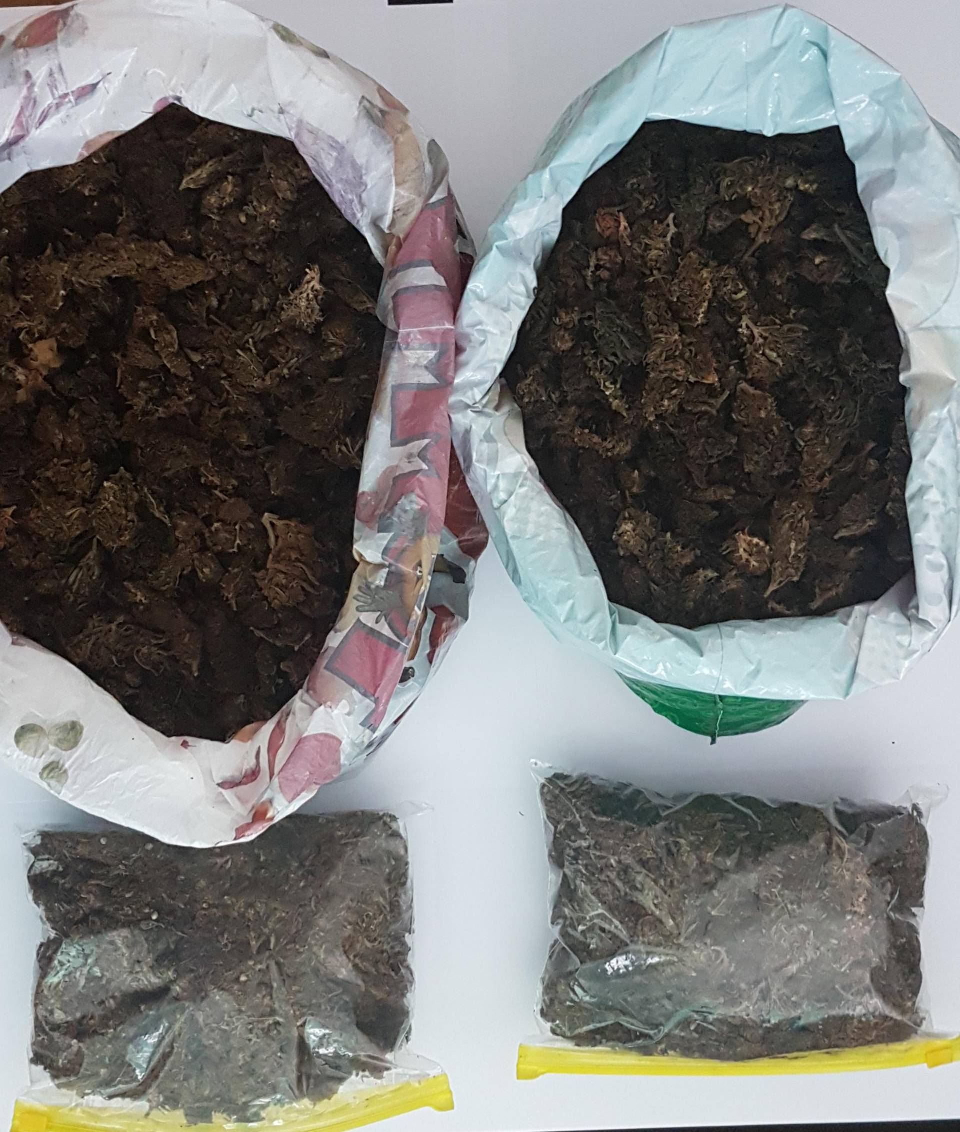 Splitska policija slučajno našla 3,5 kilograma 'trave' u autu