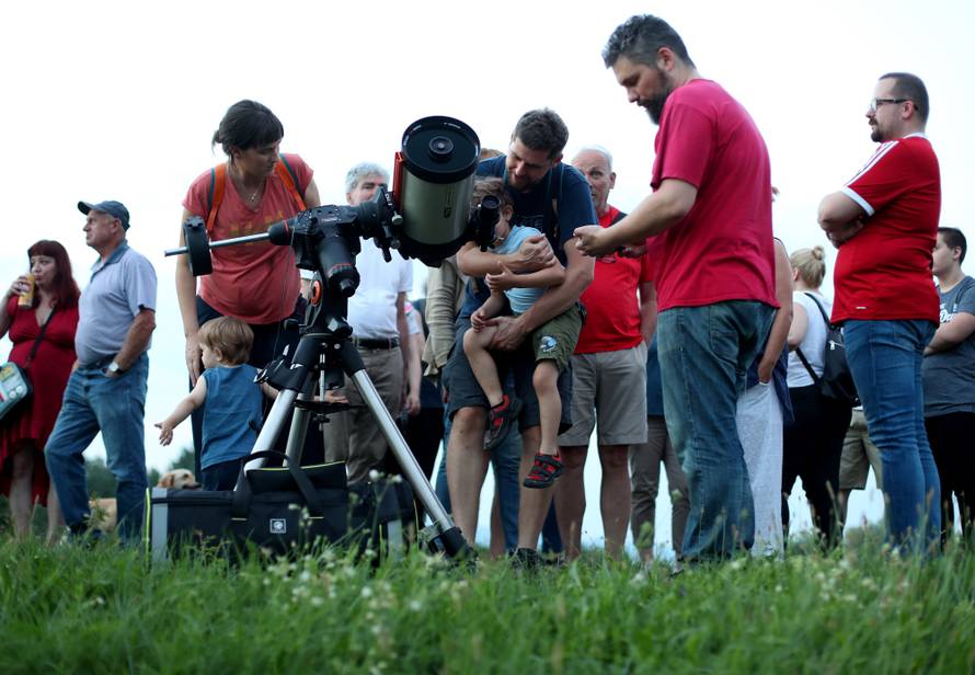 Zagreb: Gledanje najduÅ¾e potpune pomrÄine Mjeseca ovog stoljeÄa