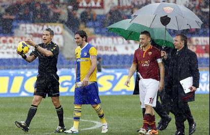 Katastrofa Napolija protiv Atalante, kiša prekinula Romu
