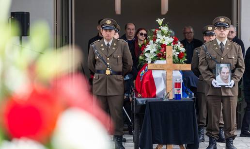 FOTO Tražili su ga 34 godine: Brojni građani u Vukovaru se oprostili od Stjepana Patka