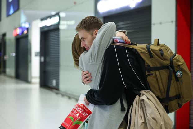 Hrvatski državljani iz Ujedinjenih Arapskih Emiratima sletli su u zracnu luku u Zagrebu 