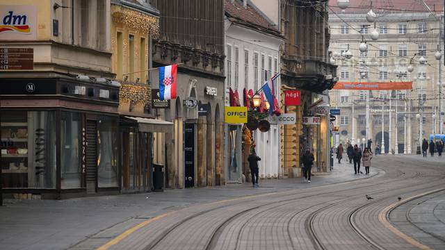 Prazne zagrebačke ulice na Božićno jutro