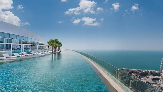 U Dubaiju je otvoren bazen na gotovo 300 m nadmorske visine