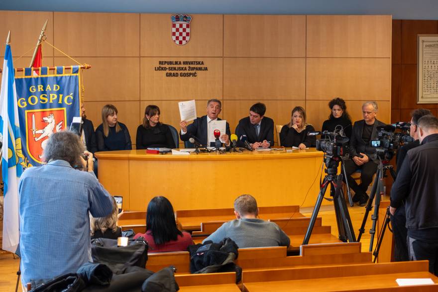 Darko Milinovi&cacute; odr&zcaron;ao izvanrednu konferenciju za medije o tvornici za preradu litija