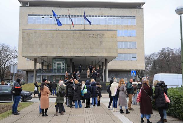 Zagreb: Evakuacija Gradskog poglavarstva zbog dojave o eksplozivnoj napravi