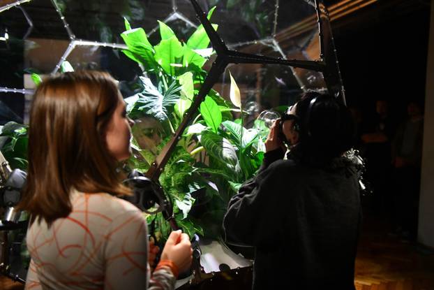 Zagreb: Instalacijom 'Disanje izvan granica' zamišlja se ljudski opstanak u svemiru