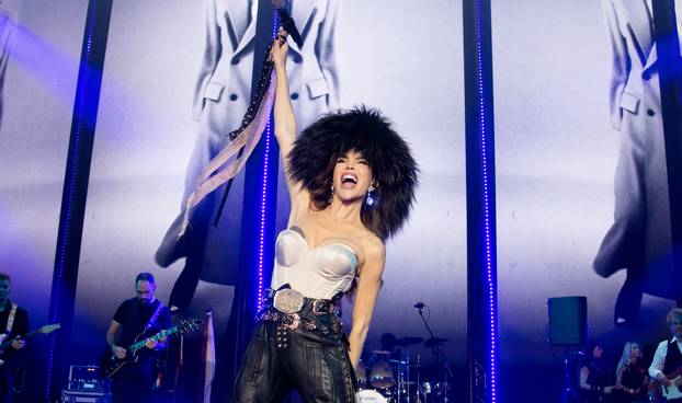 FOTO Kakva kombinacija! Evo u čemu je Seve nastupila u Areni