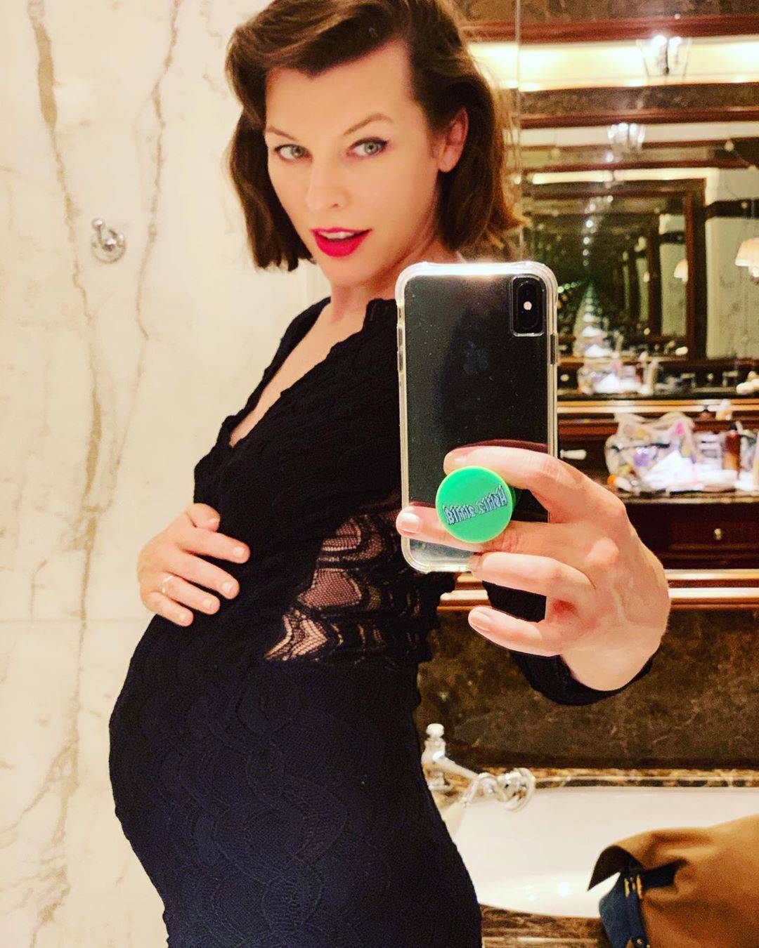 Milla Jovovich (44) čeka bebu: 'Obitelj i ja bili smo na iglama'