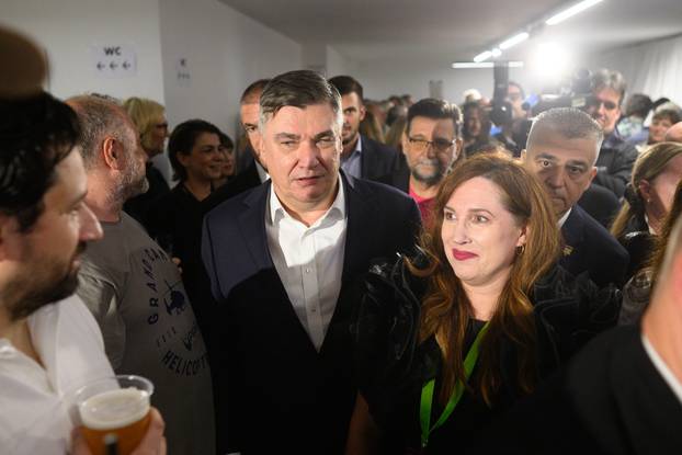 Zagreb: Predstavljanje monografije"Božesačuvaj nas devedesetih – Kronika vremena kroz vizuale Albina Uršića i Borisa Kuka"