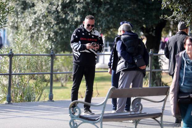 Opatija: Toni Cetinski u šetnji Slatinom