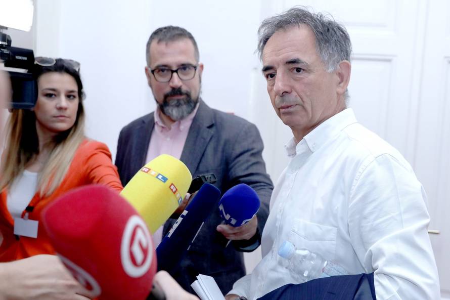 Zagreb: Pupovac i BatiniÄ sastali se s BaÄiÄem i Reinerom u Klubu zastupnika HDZ-a